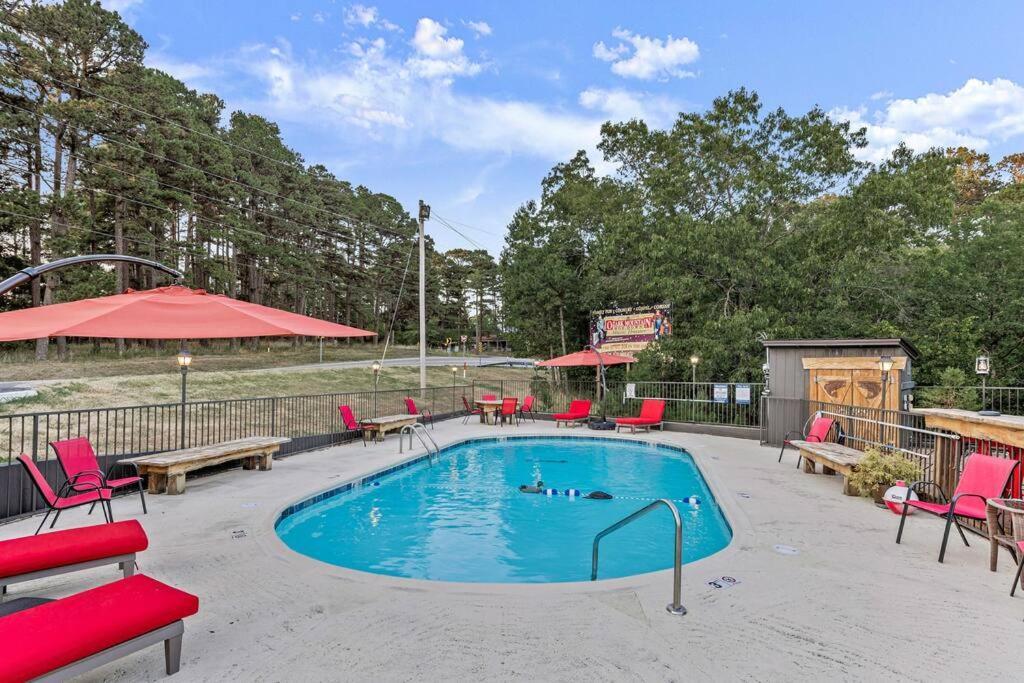 Stonegate Lodge 2 Queen Beds Wifi 50In Roku Tv Salt Water Pool Room #105 يوريكا سبرينغز المظهر الخارجي الصورة